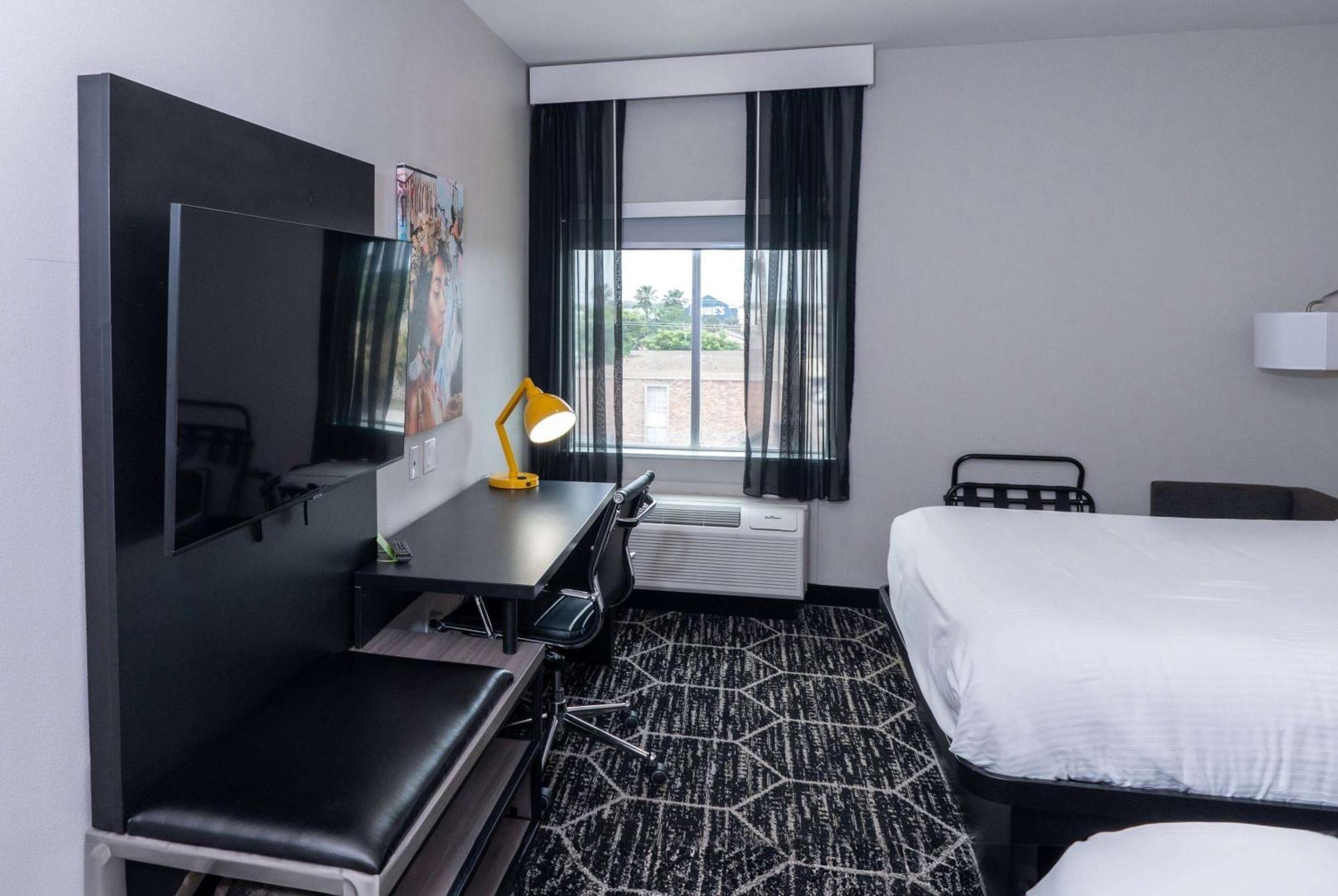 La Quinta Inn & Suites By Wyndham Corpus Christi Southeast Dış mekan fotoğraf